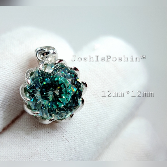 6.79 CT. T.W. portuguese cut green-blue diamond pendant necklace in 925 silver - Picture 12 of 17